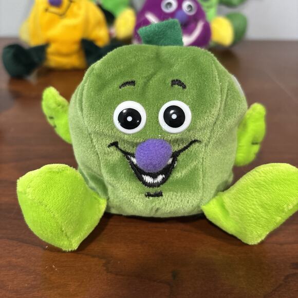 Lot Of 6 Toy Box Creations Vintage Veggie Friends Plush Toys ( Onion Pepper Etc) - Picture 3 of 11